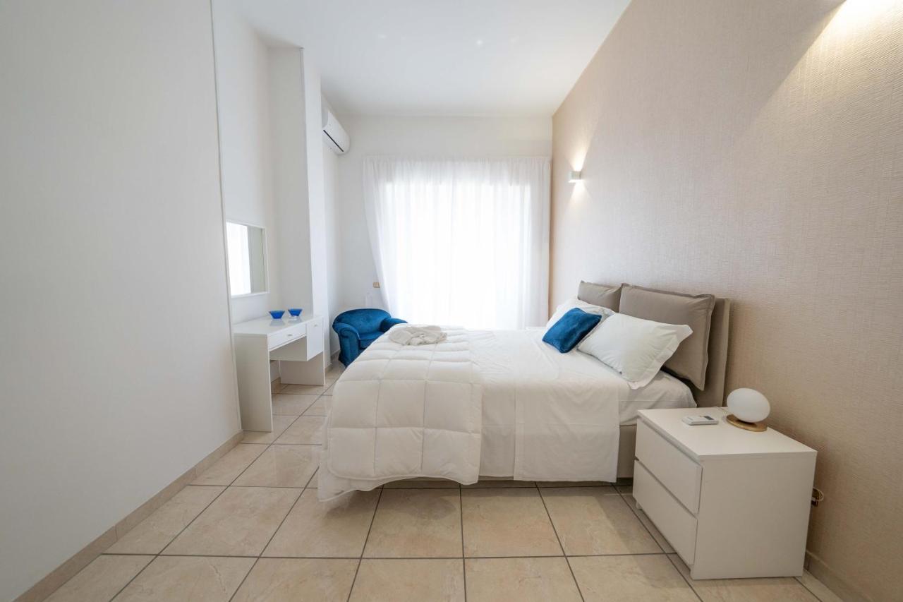 Chiaia Apartment San Pasquale By Dimorra Napels Buitenkant foto
