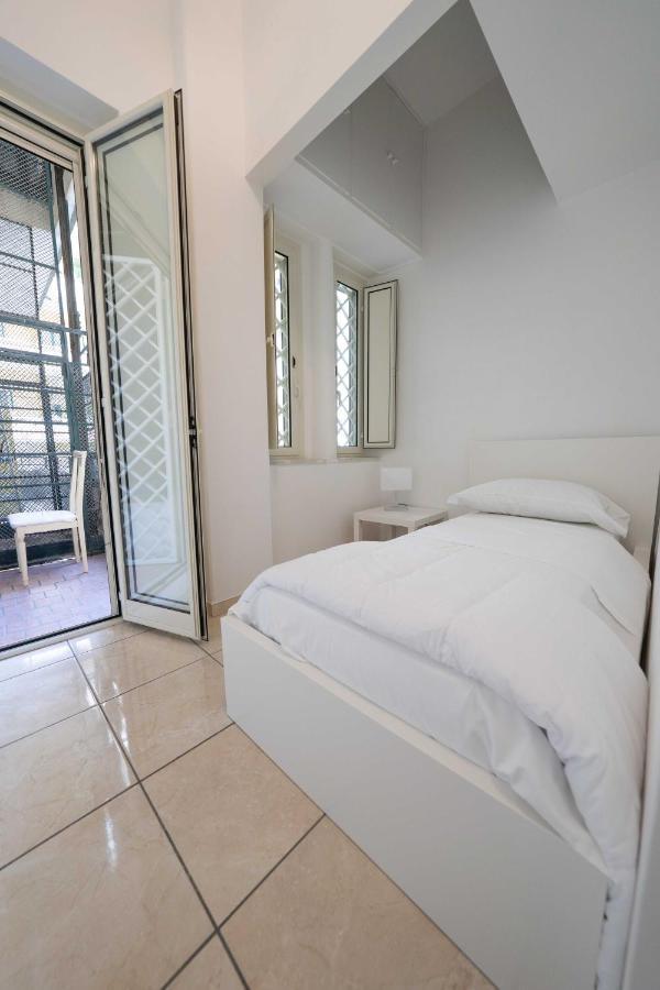 Chiaia Apartment San Pasquale By Dimorra Napels Buitenkant foto